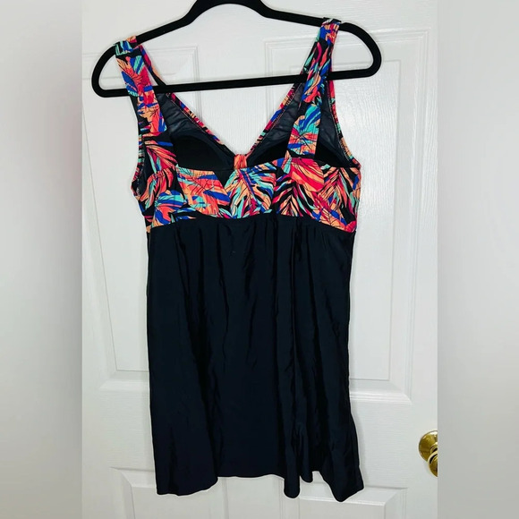 EUC Swimsuits for All Tie Front V-Neck Swim Dress, Size 18, Sparkler Leaf Print - Picture 3 of 5